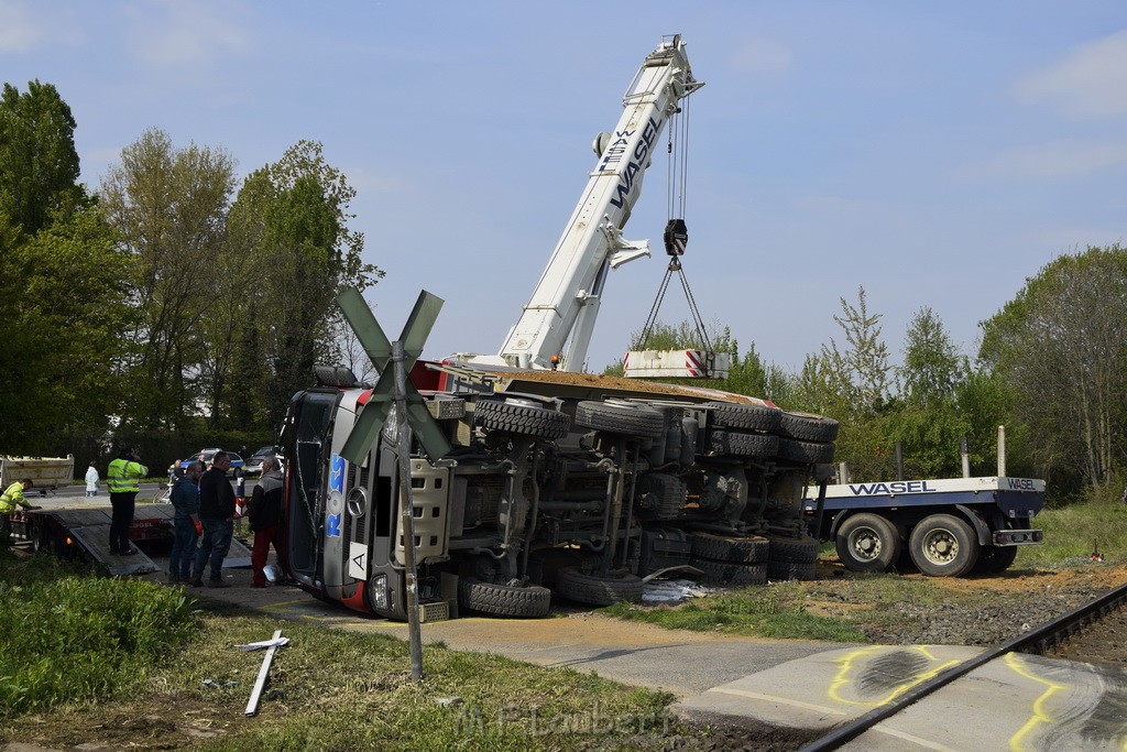 Schwerer VU LKW Zug Bergheim Kenten Koelnerstr P426.JPG - Miklos Laubert